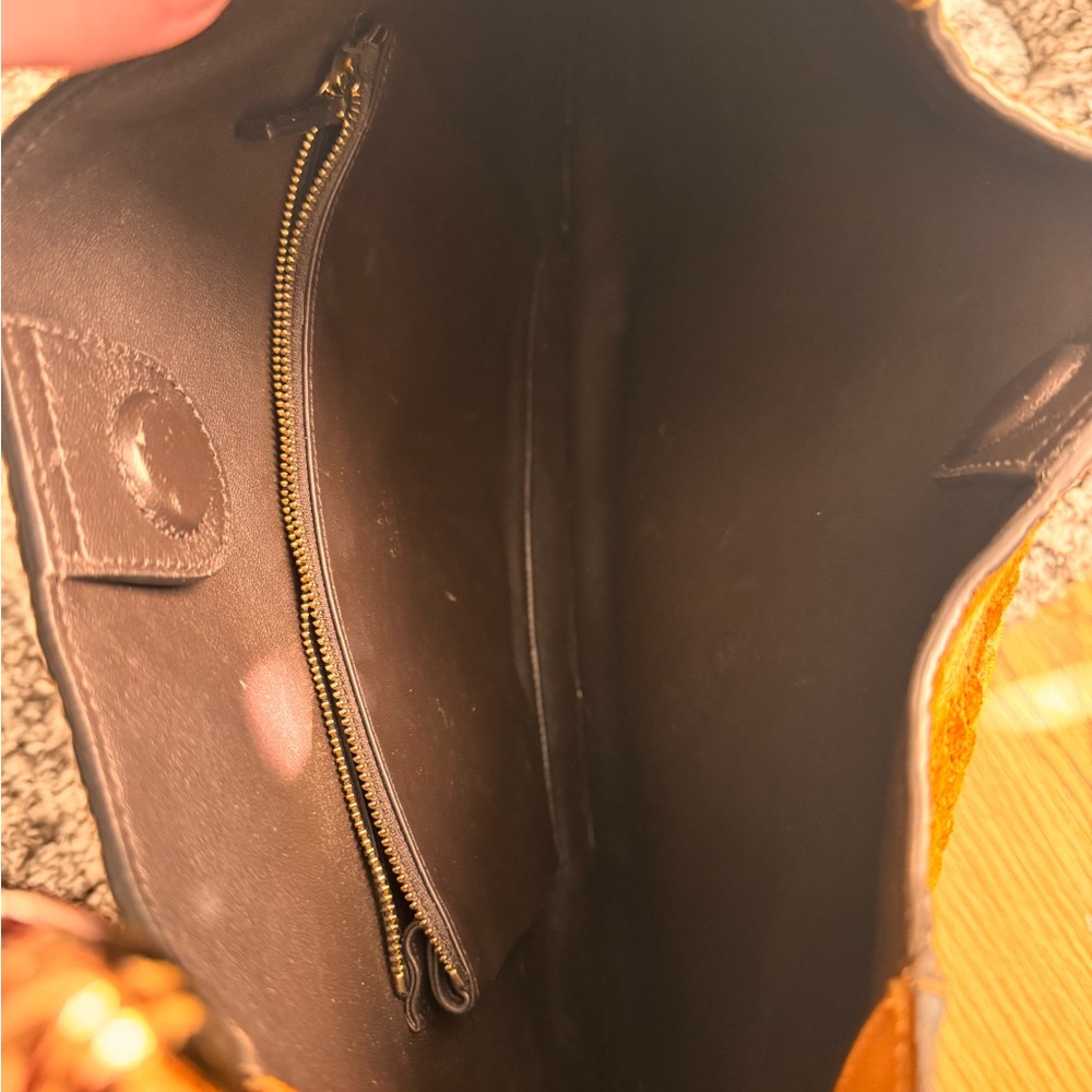 Gucci B Medium Brown suede Women's shoulder bag - Picture 9 of 13